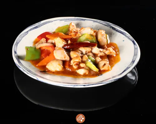 Pollo con Salsa Picante (Cacahuate)